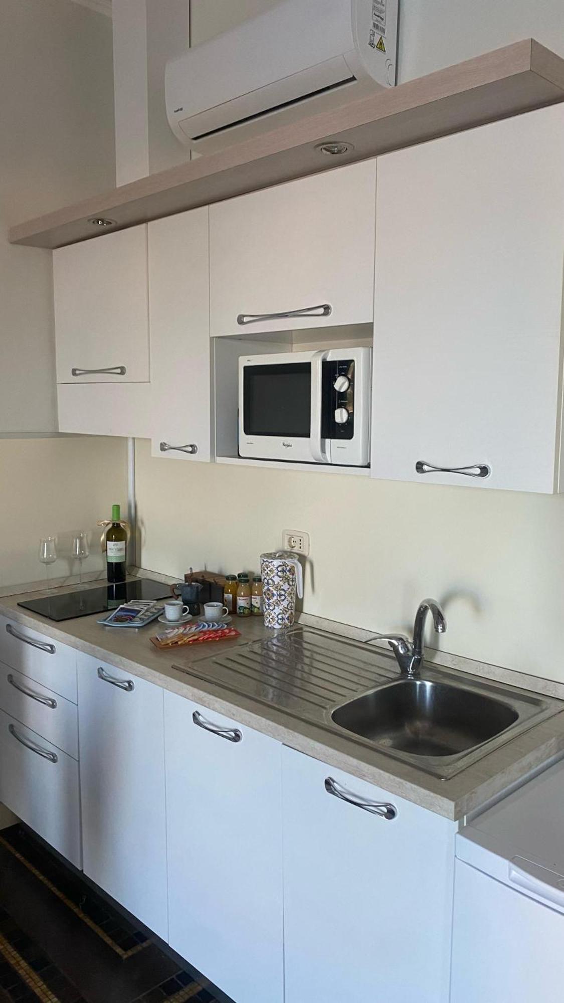 Regina Del Porto Apartment Бриндизи Екстериор снимка