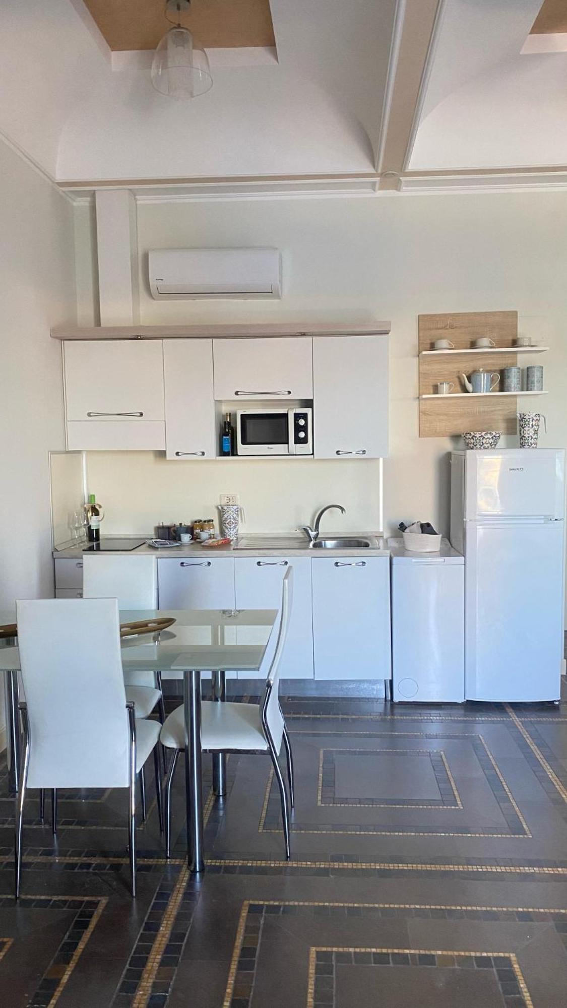 Regina Del Porto Apartment Бриндизи Екстериор снимка