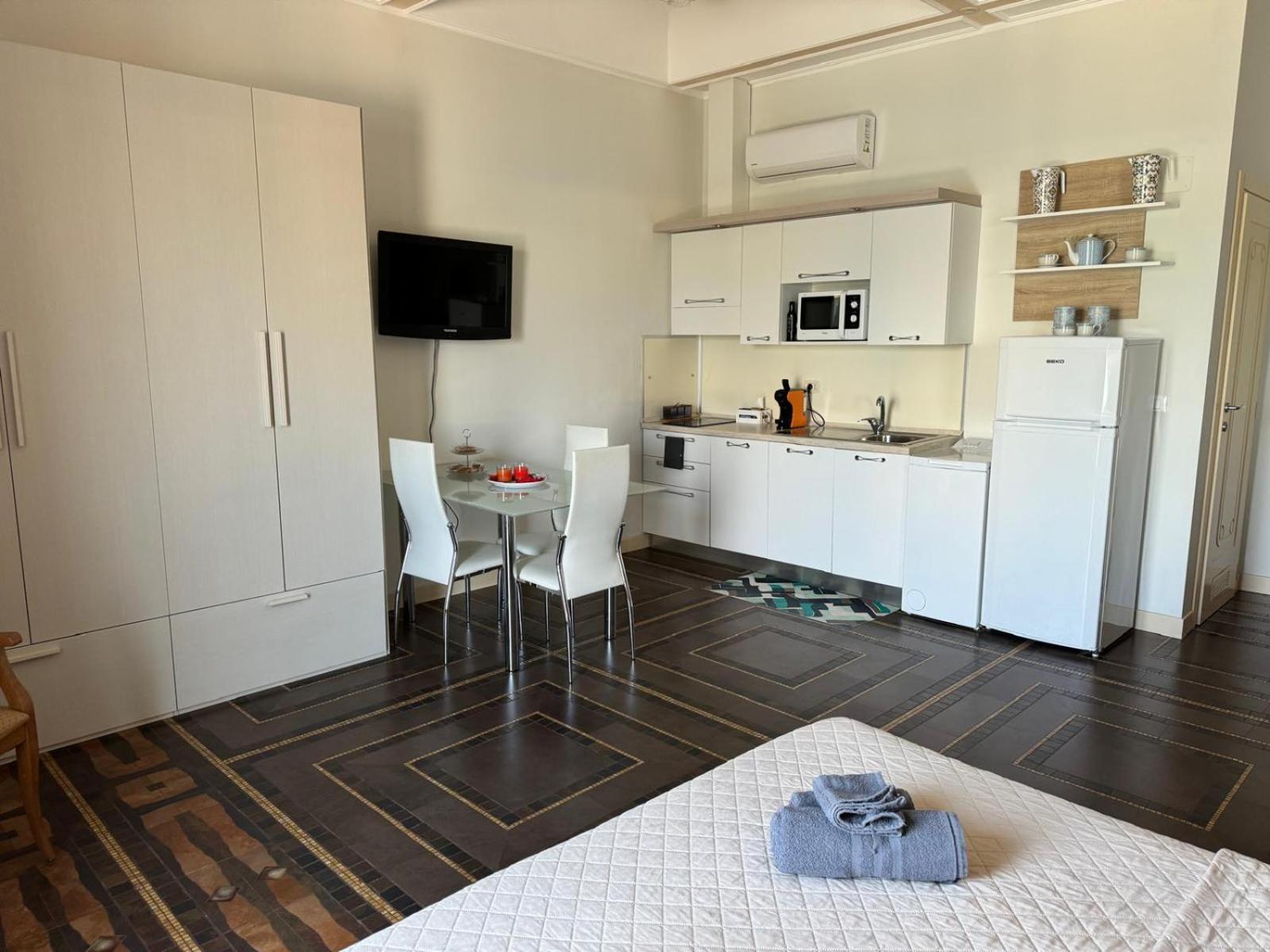 Regina Del Porto Apartment Бриндизи Екстериор снимка