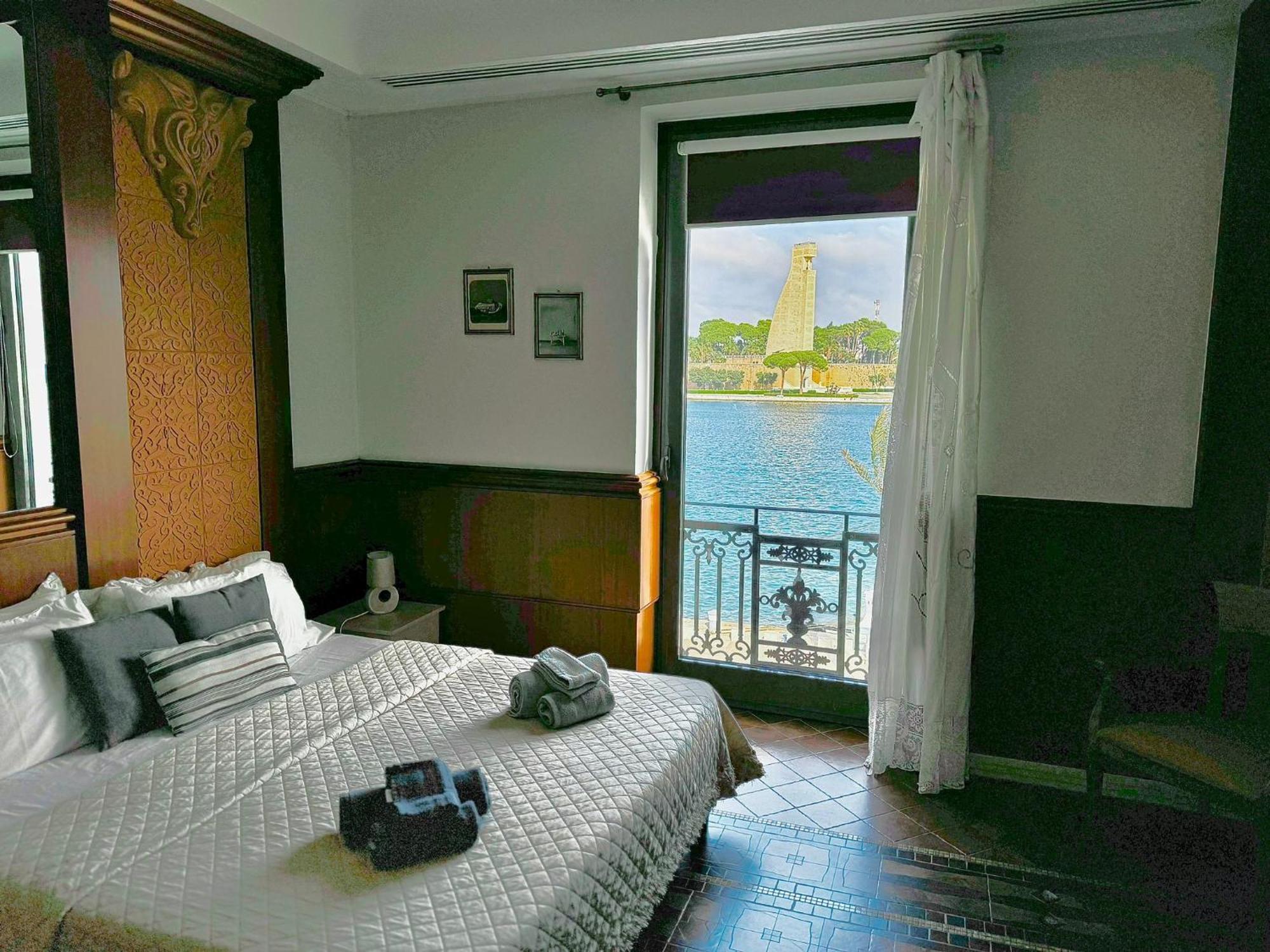 Regina Del Porto Apartment Бриндизи Екстериор снимка