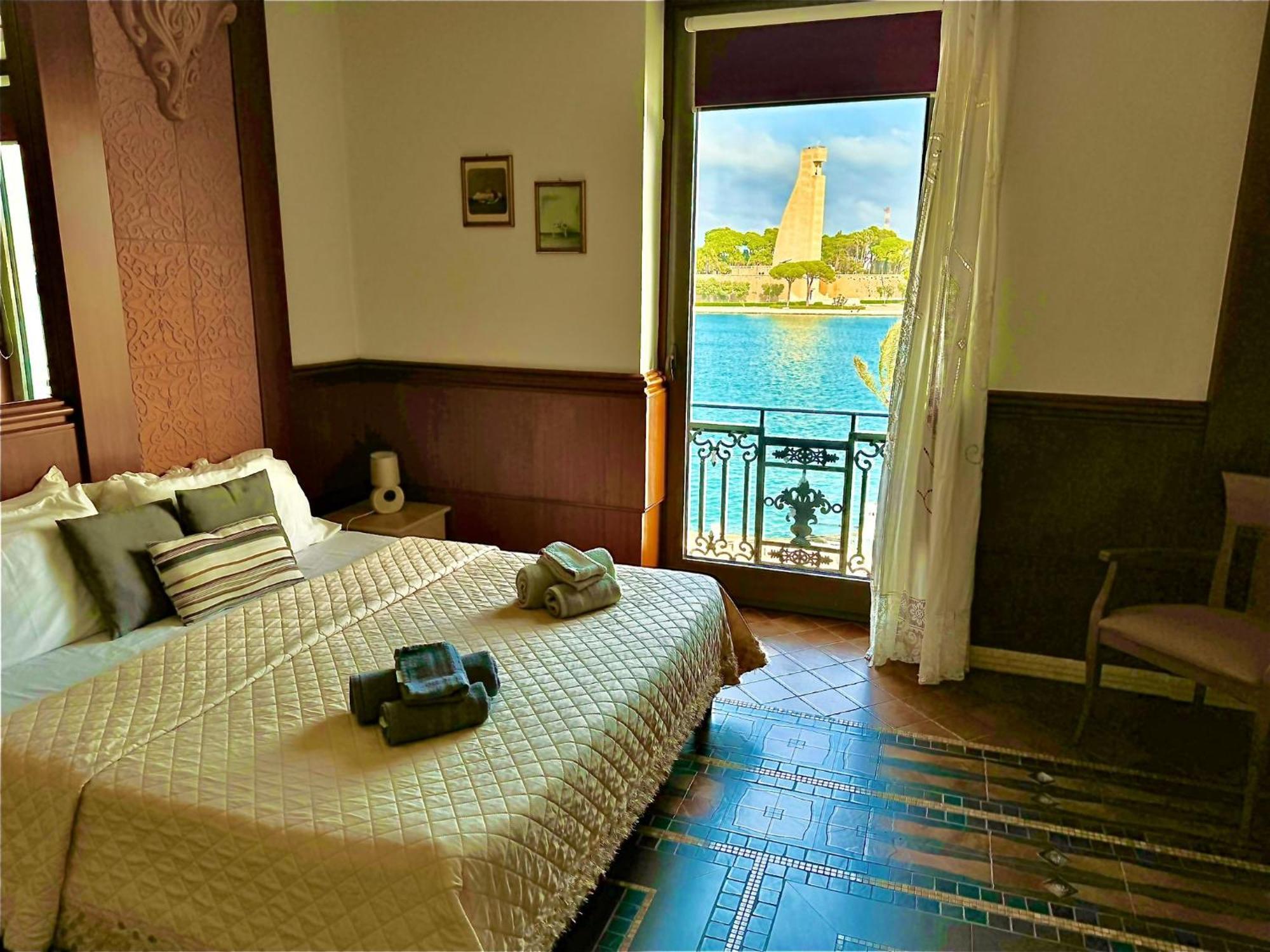 Regina Del Porto Apartment Бриндизи Екстериор снимка