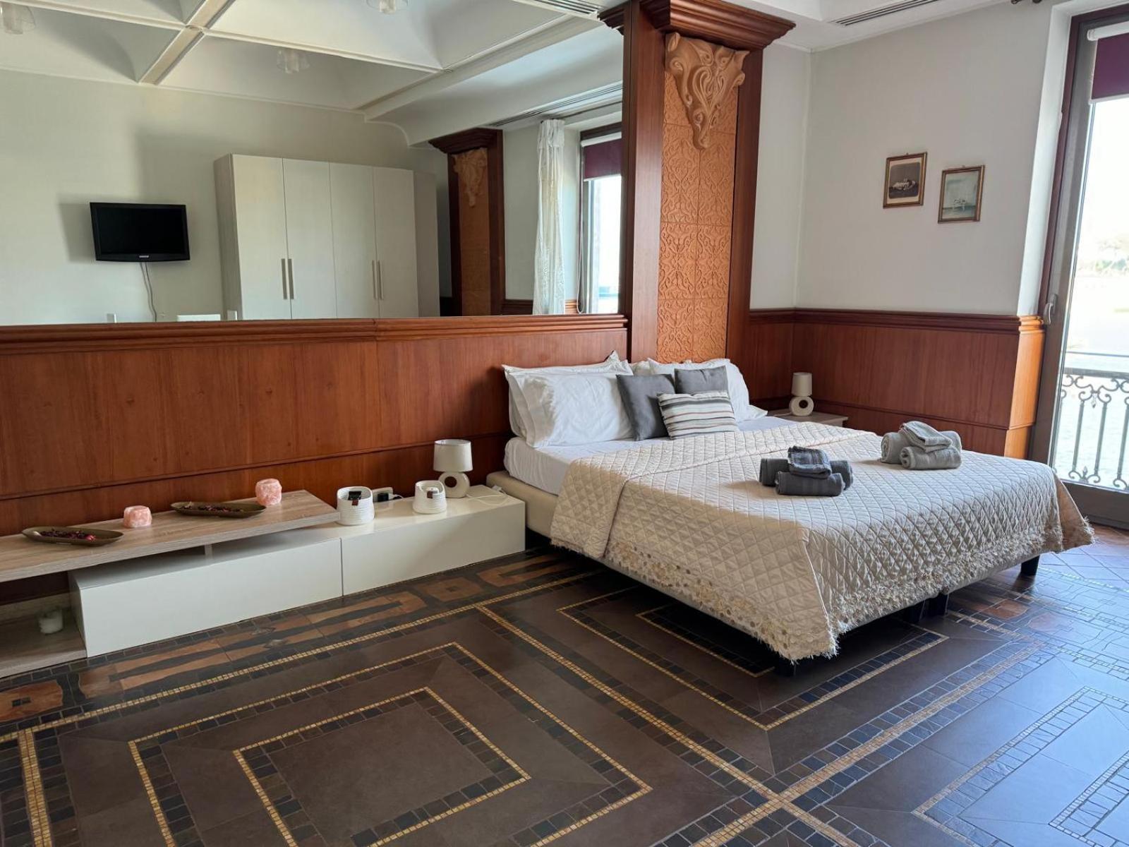 Regina Del Porto Apartment Бриндизи Екстериор снимка